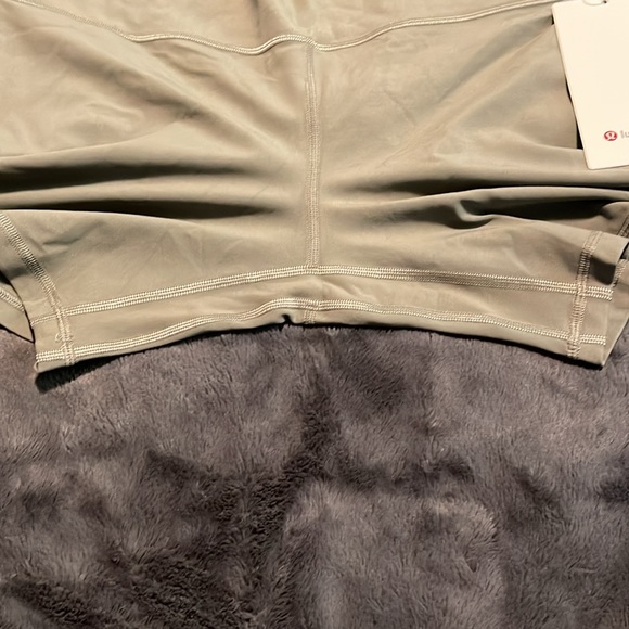 Lululemon, 6” Align Short, high rise, SZ 14, NWT - Picture 3 of 6